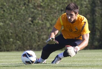 Jugó con el Barcelona la temporada 08/09