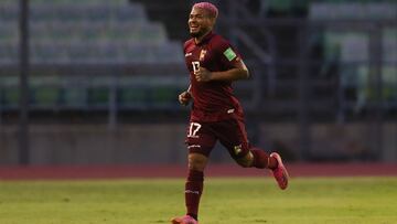 CARACAS, VENEZUELA - JUNE 08: Josef Martínez of Venezuela celebrates after scoring the first goal of his team during a match between Venezuela and Uruguay as part of South American Qualifiers for Qatar 2022 at Estadio Olímpico on June 08, 20