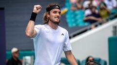 El tenista griego Stefanos Tsitsipas celebra su victoria ante el chileno Cristian Garin en el Masters 1.000 de Miami, el Miami Open.