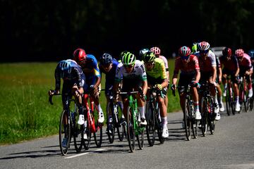 El pelotón durante la etapa 14 de la vuelta ciclista a España La Vuelta 2023, entre Sauveterre-de-Bearn y la estación de esquí Larra-Belagua.