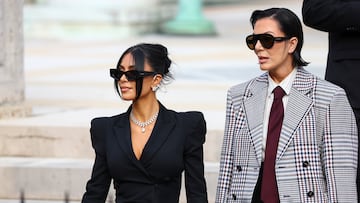 Kris jenner, de 69 años, y su hija, Kim Kardashian, de 44 años, en París.