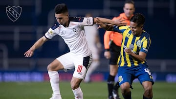 Alan Velasco en el partido que enfrent&oacute; a Independiente contra Rosario Central