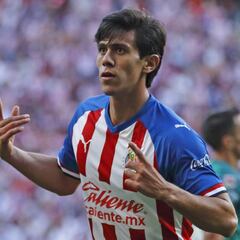 En Europa comparan a J.J. Macías con Luis Suárez