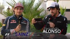 Sainz y Alonso, durante el cuestionario de la F1.