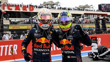 Max Verstappen y Sergio P&eacute;rez (Red Bull). F1 2021. 