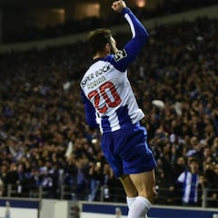 Adrián López está en la agenda de Betis y Fiorentina