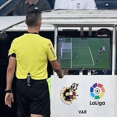 El VAR debuta hoy en la Copa del Rey: así le ha ido en LaLiga