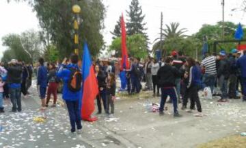Miles de hinchas llegaron hasta el CDA para alentar a los jugadores.