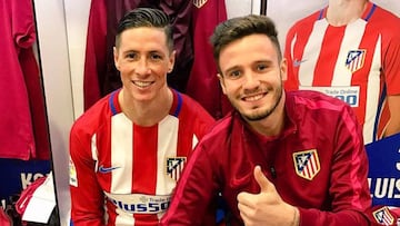 Fernando Torres con Saúl Ñiguez en el vestuario del estadio Vicente Calderón