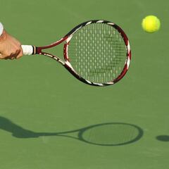 El revés a una mano, en peligro de extinción