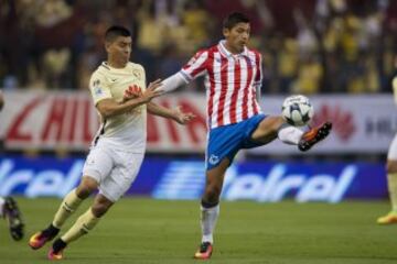 Así se vivió dentro del campo la gran batalla que sostuvieron Águilas y Chivas en el Estaduio Azteca este sábado por la noche.