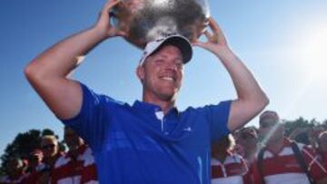 El británico David Horsey celebra su victoria en el Abierto de Dinamarca de Golf
