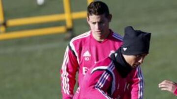 James se reincorpora al trabajo con el grupo, Isco en solitario