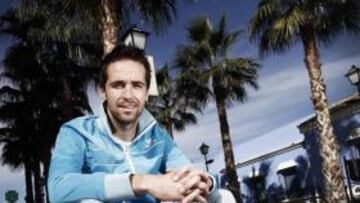 <b>NOVEDAD. </b>Míchel regresa al once de Mandiá. El medio posó ayer para AS.