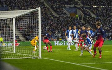  0-1. Antoine Griezmann marca el primer gol.