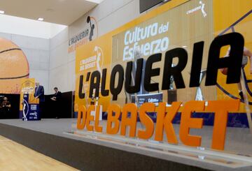 Acto de presentación de las nuevas instalaciones del Valencia Basket.