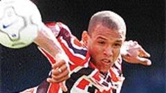 Luis Fabiano es el 9 que gusta al Atlético