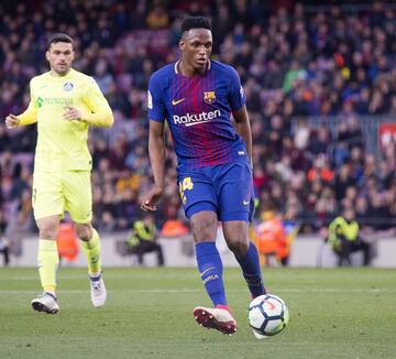 Central colombiano con gran cartel en Sudamérica, el Barcelona fichó a Yerry Mina en el mercado invernal de 2018. Llegó del Palmeiras, pero apenas jugó. Se marchó al Everton inglés. Tiempo después de defendía en la prensa inglesa: "Pasé tiempo entrenando solo para estar en forma y listo para cuando el técnico (Ernesto Valverde) me llamara y no fue así...".