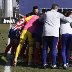 Atlético y Barcelona siguen su pugna ante Madrid y Sporting
