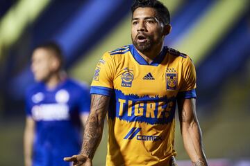 Llegó en 2014 a los Tigres de la UANL después de su paso en España con Villarreal y Rayo Vallecano. Con el cuadro universitario llegó a la final de la Copa Libertadores. El atacante ha levantado con los felinos cuatro títulos de Liga MX (Clausura 2019, Apertura 2017, Apertura 2016 y Apertura 2015).