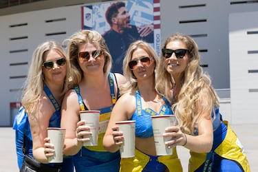 Gran ambiente en la fan zone del Metropolitano. 