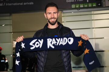 El lateral no encontró regularidad en el Villarreal y tras cuatro años en Europa, decidió regresar a la Liga MX con el conjunto de los Rayados de Monterrey.