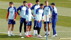 Reguilón, Hermoso, Griezmann, Morata, Koke y Llorente, en un entrenamiento del Atlético.