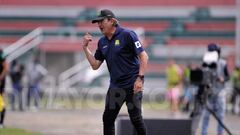 Armando Osma dejaría de ser el entrenador de Bucaramanga.