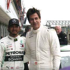 Hamilton y Wolff se lo pasan en grande con coches del DTM
