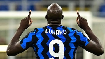 (FILES) In this file photo taken on September 26, 2020 Inter Milan&#039;s Belgian forward Romelu Lukaku celebrates after scoring an equalizer during the Italian Serie A football match Inter vs Fiorentina at the Giuseppe-Meazza (San Siro) stadium in Milan.