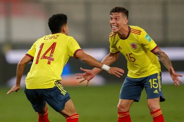 La Selección Colombia derrotó 0-3 a Perú en el estadio Nacional de Lima, por la séptima jornada de las Eliminatorias Sudamericanas.