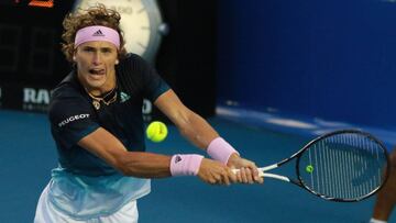MEX065. ACAPULCO (MÉXICO), 01/03/2019.- El alemán Alexander Zverev Donna Vekic devuelve la bola a Cameron Norrie del Reino Unido este viernes durante un juego de las semifinales del Abierto Mexicano de Tenis, celebrado en Acapulco (México). EFE/David Guzmán