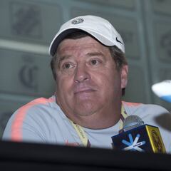 Martin y Castillo encabezarán ataque de América vs Lobos