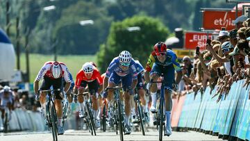 Jonathan Milan, líder del Renewi Tour tras imponerse al esprint