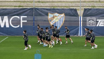 El M&aacute;laga, durante un entrenamiento. 