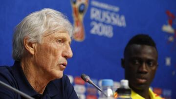 Soccer Football - World Cup - Colombia News Conference - Samara Arena, Samara, Russia - June 27, 2018. Davinson Sanchez and coach Jose Pekerman attend a news conference. REUTERS/David Gray