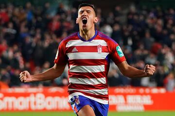 El máximo goleador de Segunda rompió su racha negativa de cara a portería (de siete jornadas) con un doblete. Y lo hizo en el mejor momento, para remontar a un Alavés que se había adelantado en el marcador. El segundo tanto vino tras un penalti fallado por él mismo.