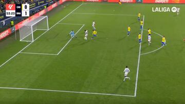 Es otra de las imágenes del partido: el gol de Joselu que pudo ser y no fue