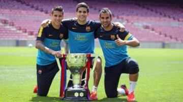 TELLO, BARTRA Y MONTOYA posando con la Copa de la Liga