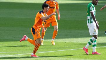 Gonçalo Guedes celebra el gol ante el Betis.