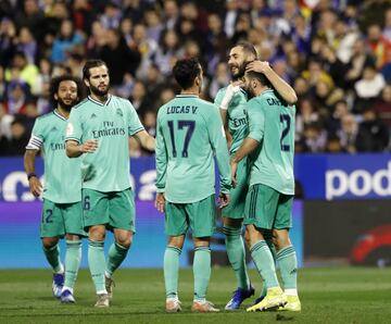 0-4. Karim Benzema celebró el cuarto gol.