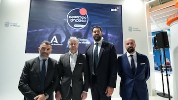 José Miguel Calleja, director general de la ACB, Gorka Lerchundi, director general de eventos e instalaciones deportivas de la Junta de Andalucía, Borja Vivas, concejal de deportes del Ayuntamiento de Málaga, y Juan Rosas, vicepresidente de la Diputación de Málaga.