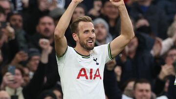 Soccer Football - Premier League - Tottenham Hotspur v Manchester City - Tottenham Hotspur Stadium, London, Britain - February 5, 2023 Tottenham Hotspur's Harry Kane celebrates scoring their first goal and becomes Tottenham Hotspur's all time top goalscorer REUTERS/David Klein EDITORIAL USE ONLY. No use with unauthorized audio, video, data, fixture lists, club/league logos or 'live' services. Online in-match use limited to 75 images, no video emulation. No use in betting, games or single club /league/player publications.  Please contact your account representative for further details.