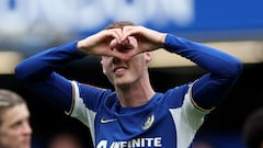 Cole Palmer, jugador del Chelsea, celebra uno de los goles anotados por el Chelsea en FA Cup ante el Leicester City.