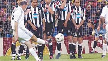<b>ESPECIALISTA. </b>Zidane es un maestro en el lanzamiento de faltas. Hoy y mañana lo enseñará.