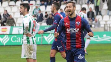 &Aacute;lvaro Vadillo celebra durante su etapa en el Huesca.