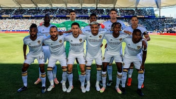 ‘Chicharito’ Hernández rescues LA Galaxy in home opener