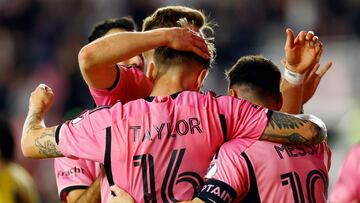 FORT LAUDERDALE, FLORIDA - FEBRUARY 21: Inter Miami celebrate with Robert Taylor #16 after his goal scored during the first half against Real Salt Lake at Chase Stadium on February 21, 2024 in Fort Lauderdale, Florida.   Mike Ehrmann/Getty Images/AFP (Photo by Mike Ehrmann / GETTY IMAGES NORTH AMERICA / Getty Images via AFP)