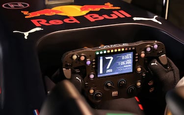 Ya puedes conducir el Red Bull de Vesrtappen en tu propia casa, aunque el precio no es para todos los bolsillos