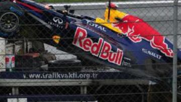 <b>ILESO. </b>A pesar de lo rápido que iba, Vettel salió ileso de su accidente de ayer con el Red Bull.